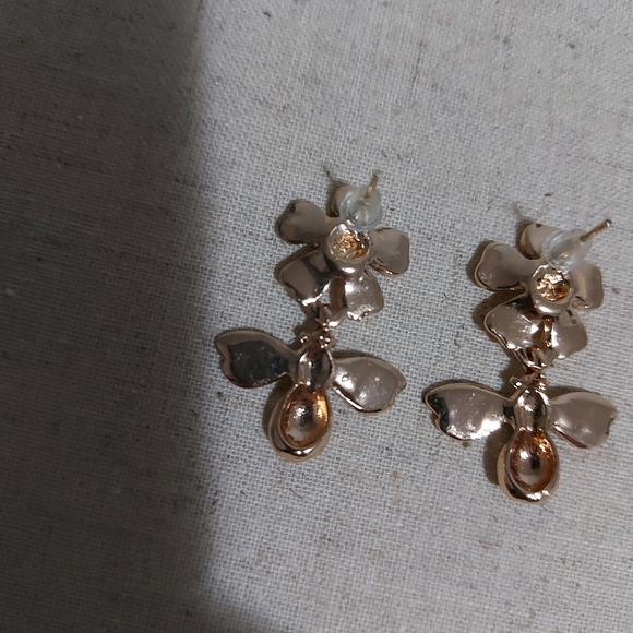 Earrings - Picture 4 of 4